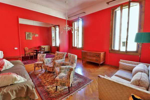 Foto Appartamento in vendita a Firenze