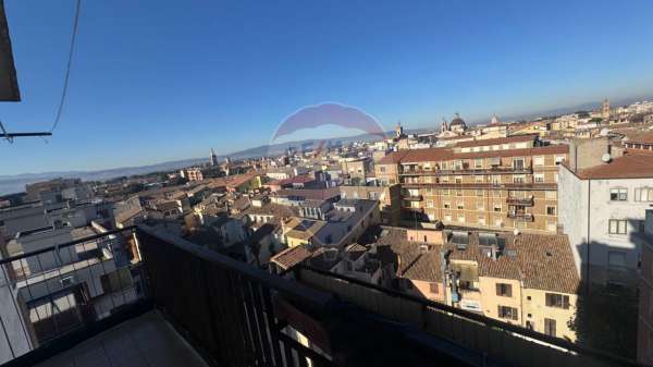 Foto Appartamento in vendita a Foligno