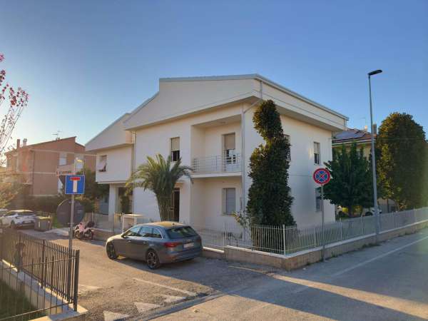 Foto Appartamento in vendita a Foligno