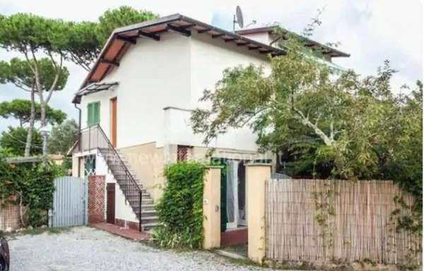 Foto Appartamento in vendita a Forte Dei Marmi