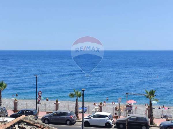 Foto Appartamento in vendita a Furci Siculo