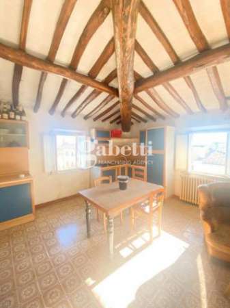 Foto Appartamento in vendita a Gambassi Terme - 5 locali 98mq