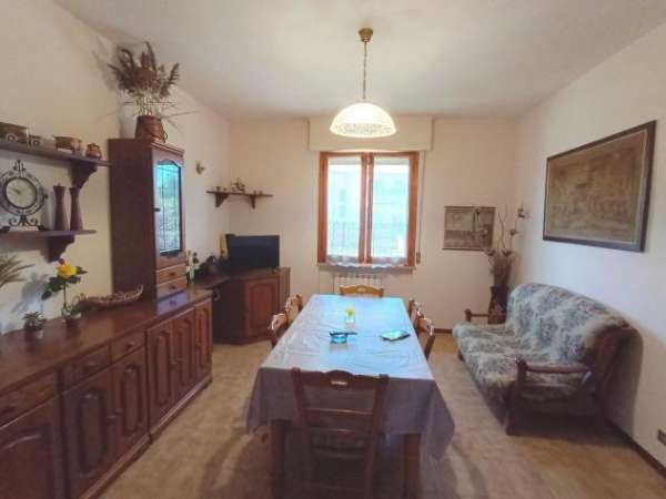 Foto Appartamento in vendita a Gambassi Terme 90 mq  Rif: 1327861