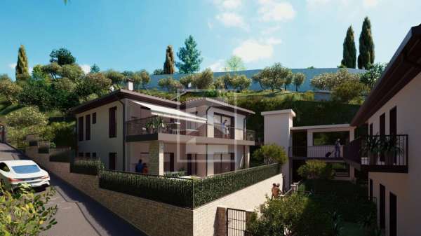 Foto Appartamento in vendita a Gardone Riviera