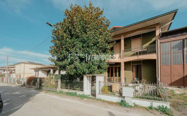 Foto Appartamento in vendita a Garlasco