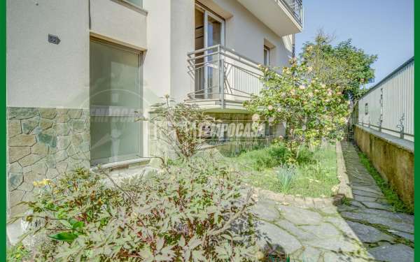 Foto Appartamento in vendita a Gavirate