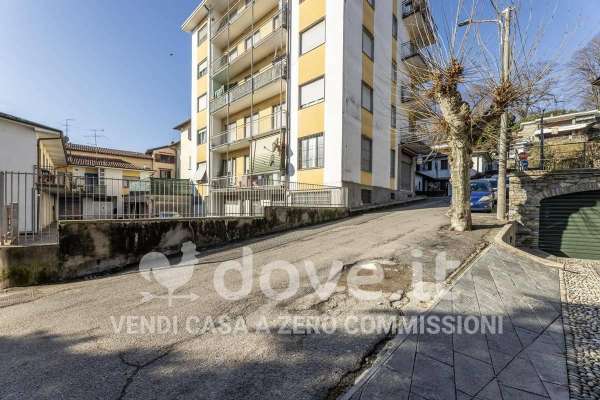 Foto Appartamento in vendita a Gazzada Schianno