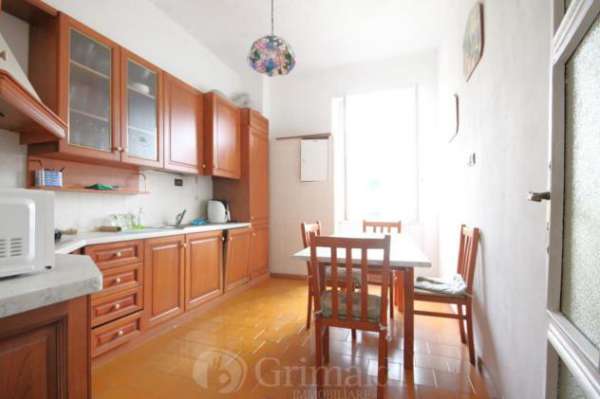 Foto Appartamento in vendita a Genova - 5 locali 73mq