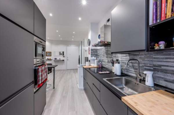 Foto Appartamento in vendita a Genova - 6 locali 97mq