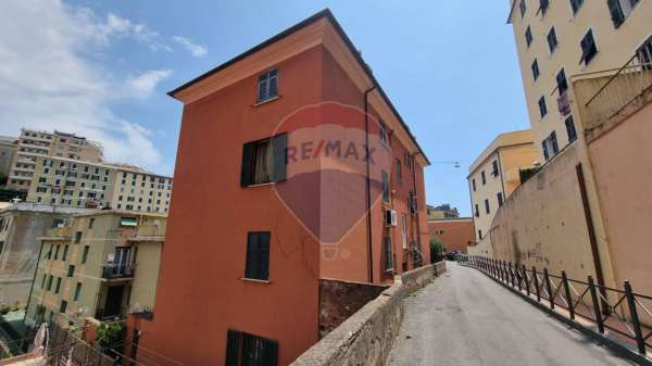 Foto Appartamento in vendita a Genova