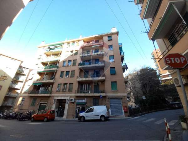 Foto Appartamento in vendita a Genova