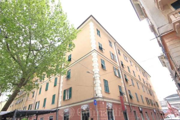 Foto Appartamento in vendita a Genova
