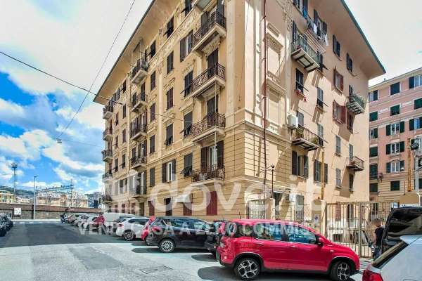 Foto Appartamento in vendita a Genova