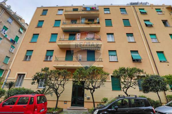 Foto Appartamento in vendita a Genova
