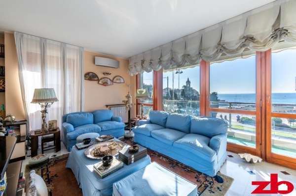 Foto Appartamento in vendita a Genova
