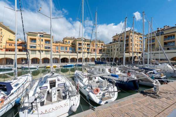 Foto Appartamento in vendita a Genova