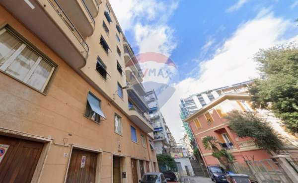 Foto Appartamento in vendita a Genova