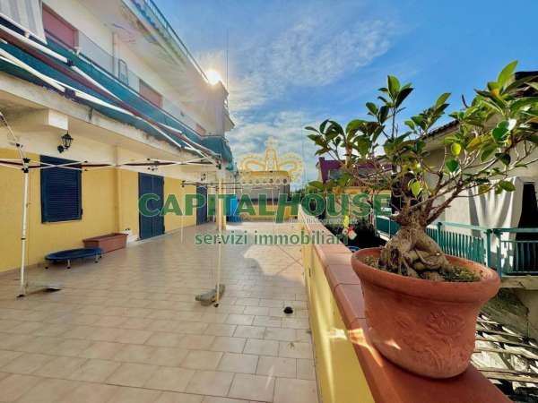 Foto Appartamento in vendita a Giugliano In Campania