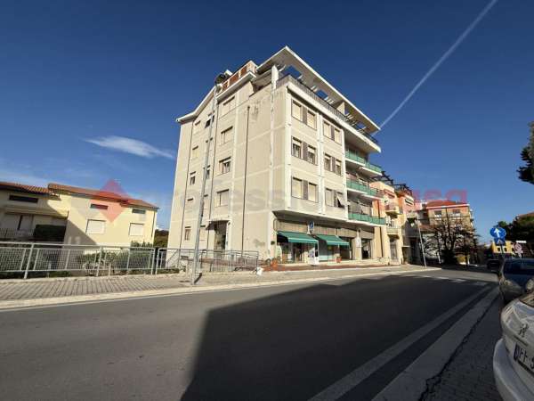 Foto Appartamento in vendita a Giulianova