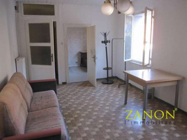 Foto Appartamento in vendita a Gorizia - 6 locali 100mq
