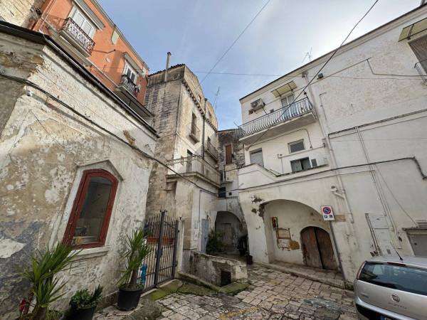Foto Appartamento in vendita a Gravina In Puglia