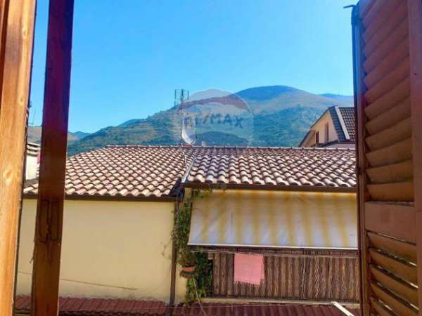 Foto Appartamento in vendita a Itri - 5 locali 135mq