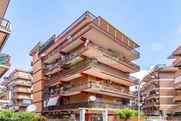Foto Appartamento in vendita a Ladispoli