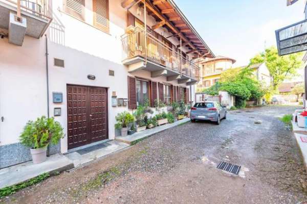 Foto Appartamento in vendita a Lainate - 4 locali 110mq