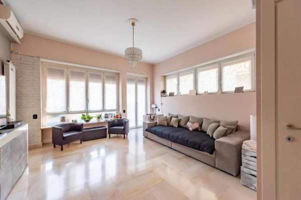Foto Appartamento in vendita a Lainate - 4 locali 140mq