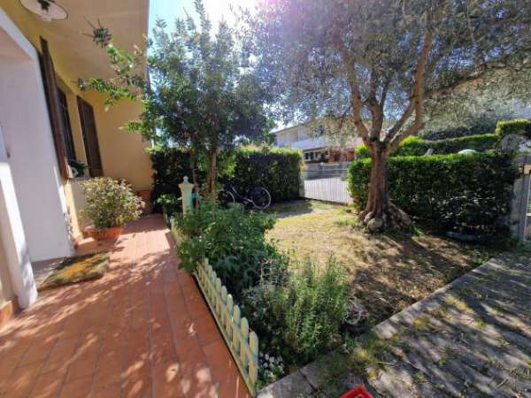 Foto Appartamento in vendita a Le Melorie - Ponsacco 89 mq  Rif: 1322669