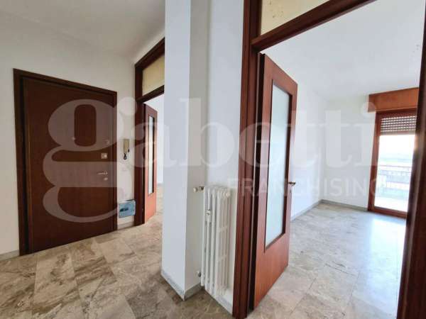 Foto Appartamento in vendita a Lecco