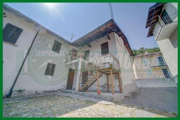 Foto Appartamento in vendita a Leggiuno