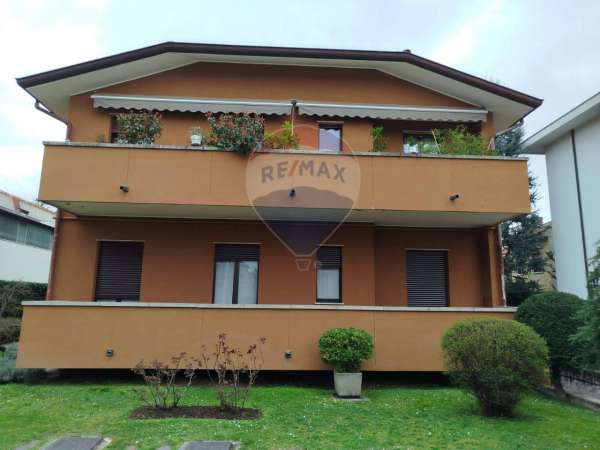 Foto Appartamento in vendita a Legnano