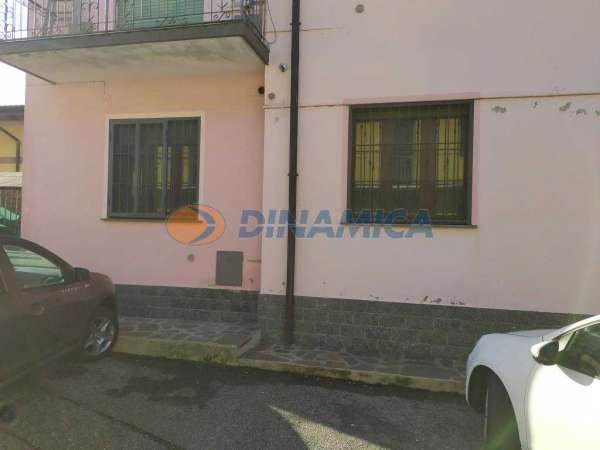 Foto Appartamento in Vendita a Lesmo VIALE MILANO