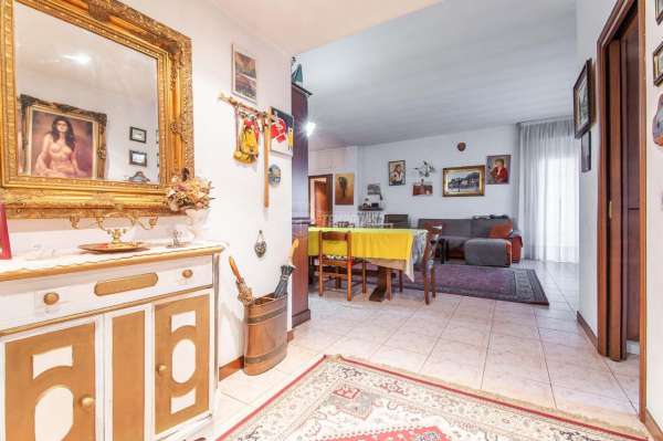 Foto Appartamento in vendita a Limbiate