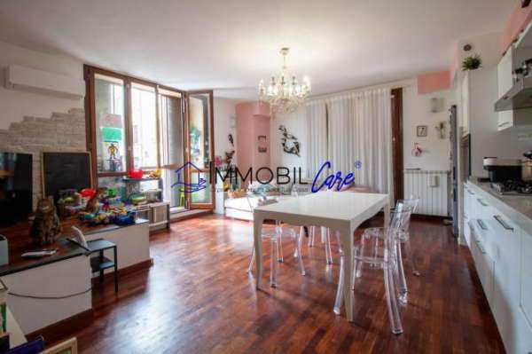 Foto Appartamento in vendita a Livorno 145 mq  Rif: 1315618
