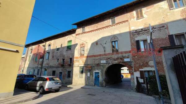 Foto Appartamento in vendita a Locate Di Triulzi