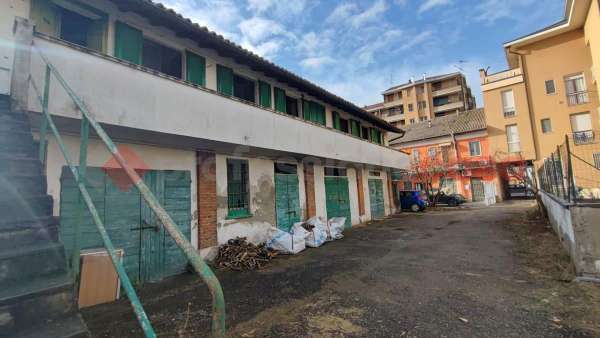 Foto Appartamento in vendita a Locate Di Triulzi