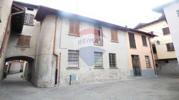 Foto Appartamento in vendita a Luino
