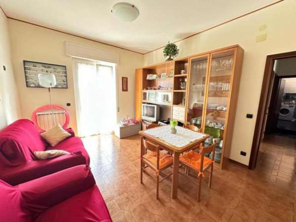 Foto Appartamento in vendita a Luni