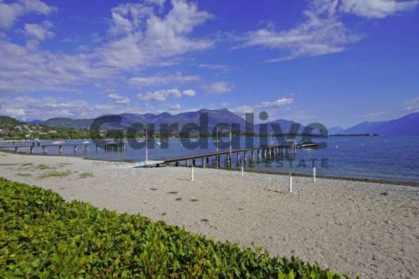 Foto Appartamento in Vendita a Manerba del Garda Pieve