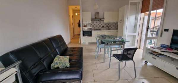 Foto Appartamento in vendita a Marina di Carrara - Carrara 55 mq  Rif: 1328695