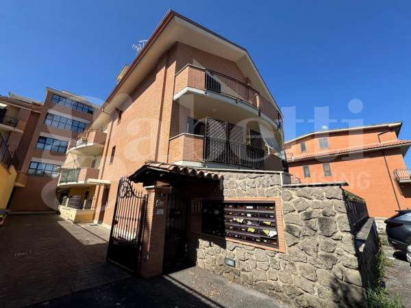 Foto Appartamento in vendita a Marino
