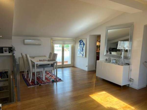 Foto Appartamento in vendita a Massa 120 mq  Rif: 1141807