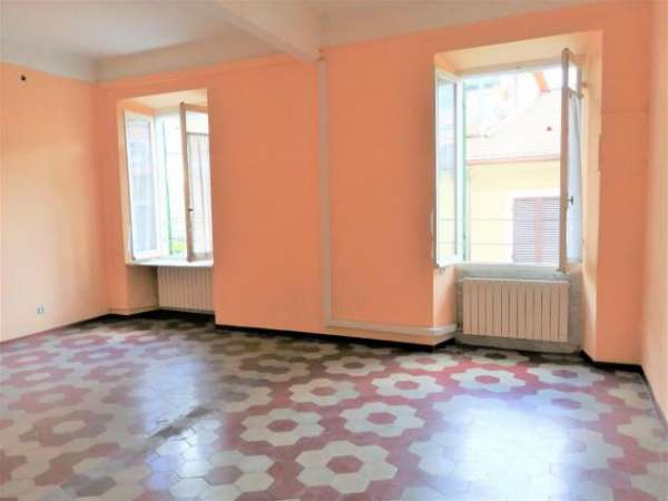 Foto Appartamento in vendita a Massa 130 mq  Rif: 1283968