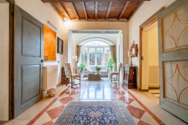 Foto Appartamento in vendita a Massa 220 mq  Rif: 959524