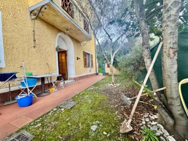 Foto Appartamento in vendita a Massa 70 mq  Rif: 1316685
