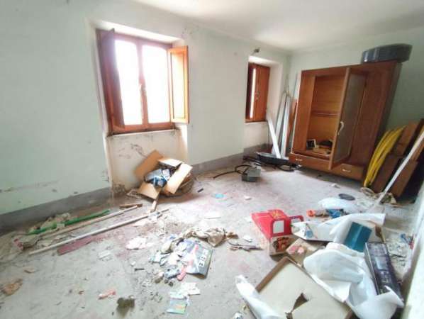 Foto Appartamento in vendita a Massa 80 mq  Rif: 1332404