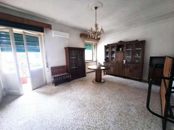 Foto Appartamento in vendita a Massa 90 mq  Rif: 1312053