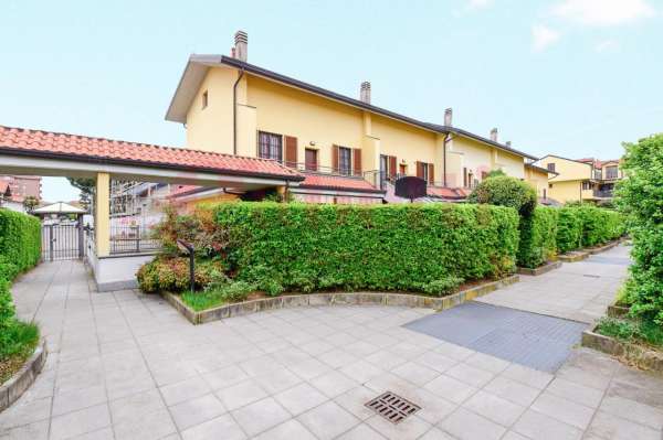 Foto Appartamento in vendita a Meda